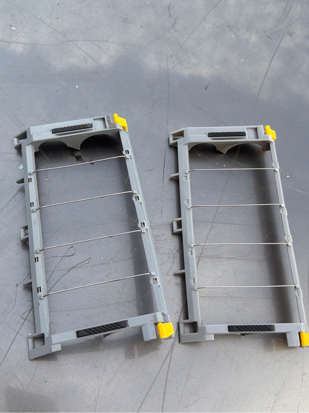 2!!!!!Irobot Roomba 614 671 675 676 692 694 600 700 Head Brush Cover Guard Latch